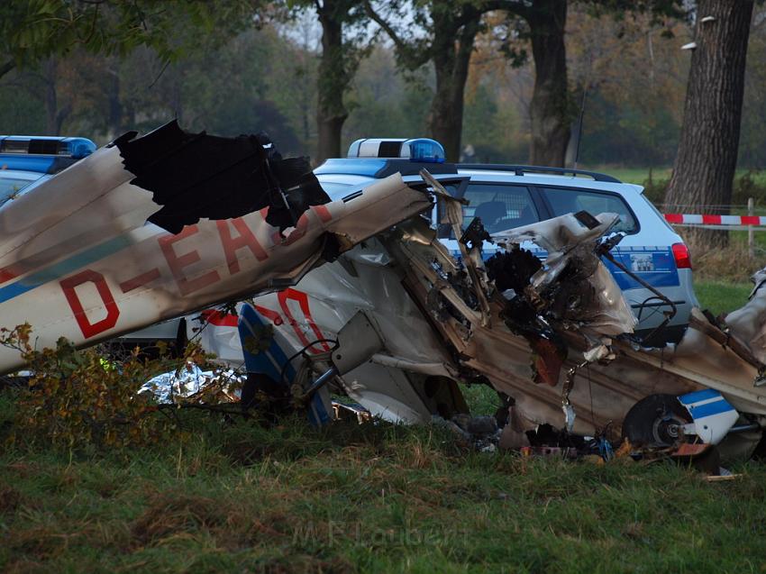 Kleinflugzeug abgestuerzt Sankt Augustin Meindorf P304.JPG